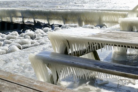 Ice frozen Afsluitdijk 2018