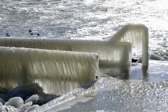 Ice frozen Afsluitdijk 2018